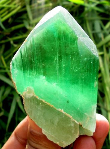 Well Terminated V shape Green Hiddenite Kunzite Crystal From  Afghanistan